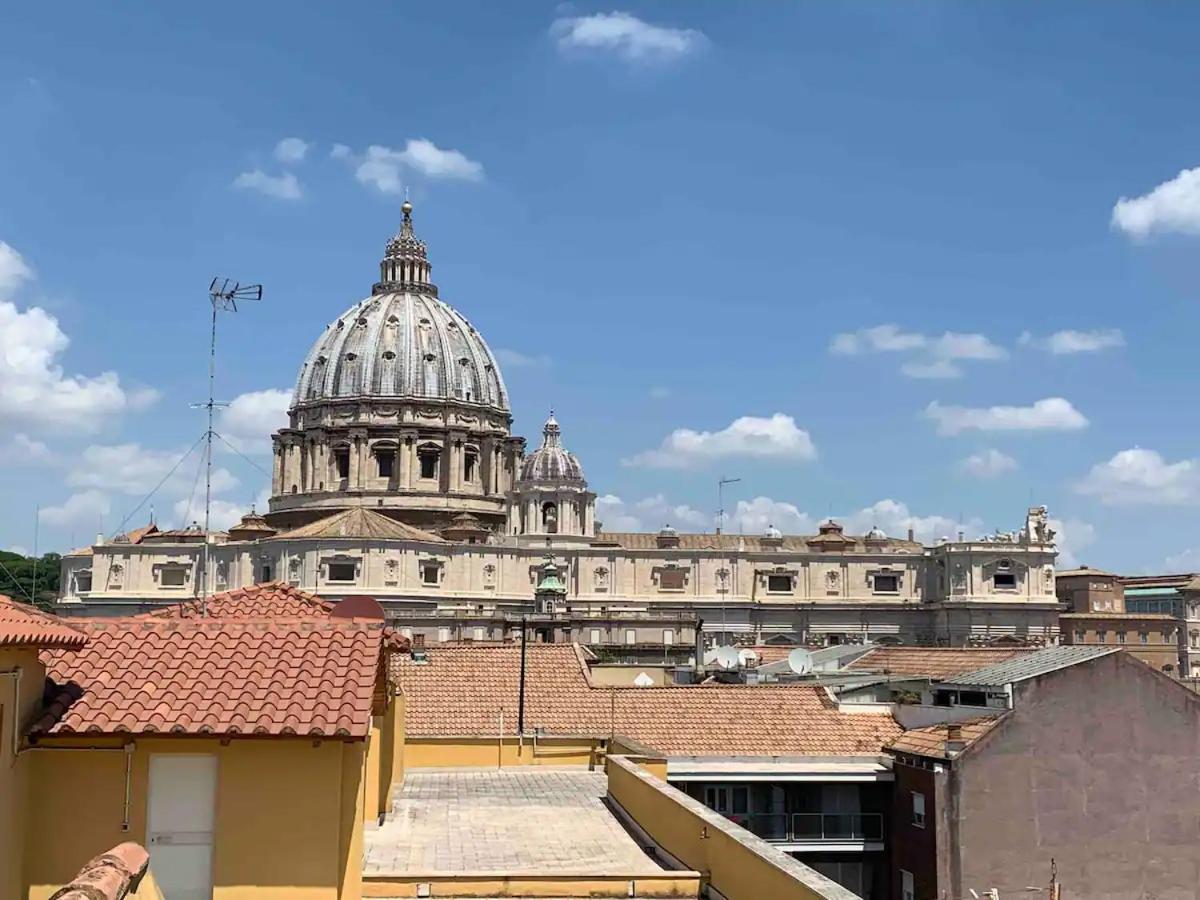 Vatican Flat 로마 외부 사진